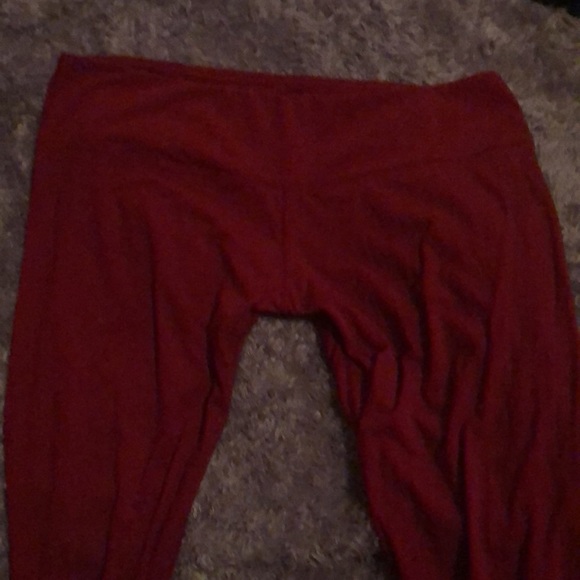 Red lulu lemon leggings - Picture 3 of 3